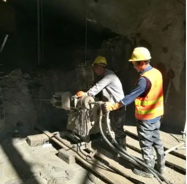 屯城镇水下抗分散灌浆料特点 水下不分散注浆料介绍